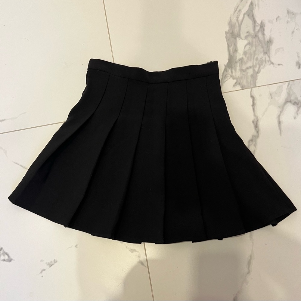 Black pleated skirt